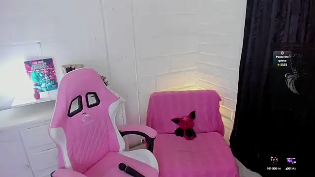 Snapshot of Nyx_Blackmoon chatting on 10-15-25, 03:01 Nyx Blackmoon online show from 10-15-25, 03:01