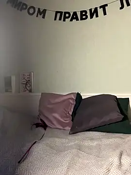 MollyBer online show from 10-31-25, 07:26