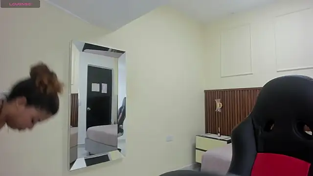 MELINAMARTINS online show from 10-03-25, 01:19