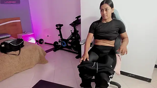 Snapshot of cristal_crossfitx chatting on 05-07-26, 10:20 cristal crossfitx online show from 05-07-26, 10:20