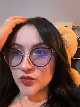 ValentinaOrtiz3 online show from 02-04-26, 01:33