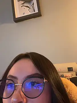 ValentinaOrtiz3 online show from 05-07-26, 10:48