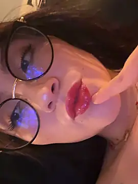 ValentinaOrtiz3 online show from 06-25-26, 11:42