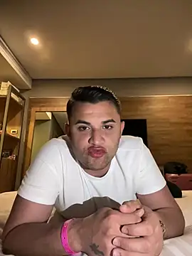 Snapshot of ErickDousson chatting on 02-27-25, 12:21 ErickDousson online show from 02-27-25, 12:21