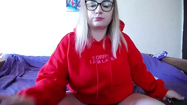 YourSwetiwGirl online show from 04-28-26, 08:52