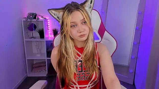 SweetieAngela online show from 10-19-25, 02:18