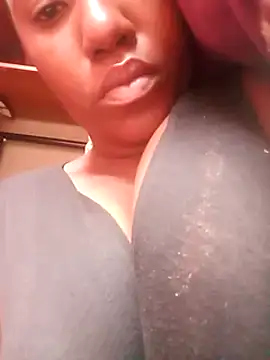 Coco Nile online show from 02-14-25, 05:19