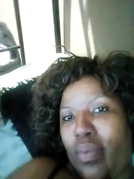 Coco Nile online show from 02-19-25, 06:00