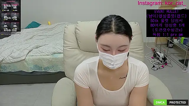Snapshot of Kor_Cat chatting on 10-13-25, 09:53 Kor Cat online show from 10-13-25, 09:53