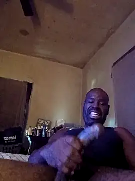 Snapshot of birdg chatting on 11-13-25, 06:18 birdg online show from 11-13-25, 06:18