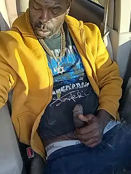 Snapshot of birdg chatting on 01-17-26, 09:29 birdg online show from 01-17-26, 09:29