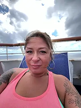 bossyroxy84 online show from 01-08-26, 05:15