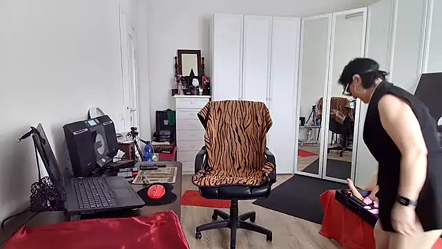 Snapshot of Chanel_Noire chatting on 03-30-26, 01:45 Chanel Noire online show from 03-30-26, 01:45