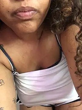 Snapshot of Anitta_bell chatting on 02-12-26, 02:06 Anitta bell online show from 02-12-26, 02:06