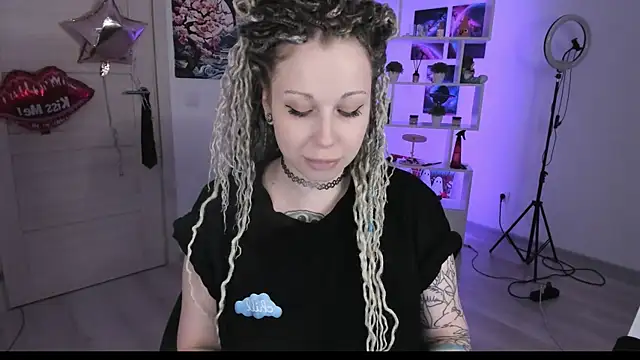 Snapshot of HoneySallyMoore chatting on 10-01-25, 04:35 HoneySallyMoore online show from 10-01-25, 04:35