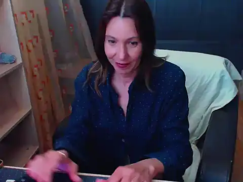 Snapshot of hannaha chatting on 04-22-26, 06:53 hannaha online show from 04-22-26, 06:53