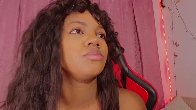 Daphnewalker   online show from 12-17-25, 11:05