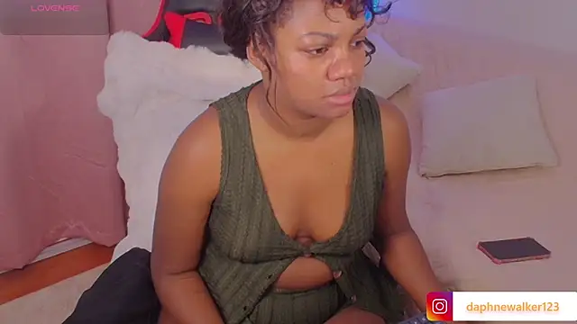 Daphnewalker   online show from 03-16-26, 11:47