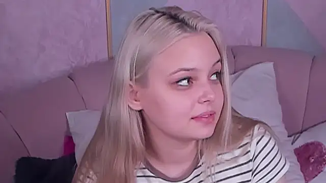 Snapshot of CLAIRE_VOGT chatting on 02-17-25, 06:48 CLAIRE VOGT online show from 02-17-25, 06:48