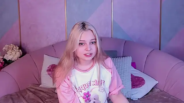 Snapshot of CLAIRE_VOGT chatting on 02-26-25, 11:30 CLAIRE VOGT online show from 02-26-25, 11:30