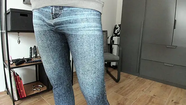 Snapshot of molicaremolicare chatting on 03-26-26, 02:33 molicaremolicare online show from 03-26-26, 02:33