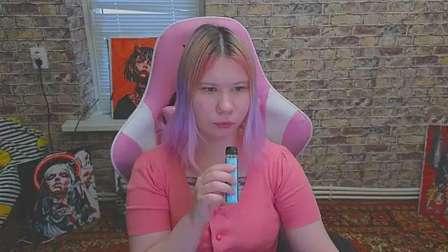 Little kitsune1707 online show from 12-20-25, 09:05