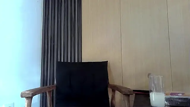 Snapshot of DivineRoza chatting on 07-11-26, 08:06 DivineRoza online show from 07-11-26, 08:06