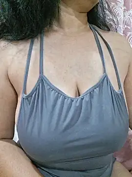 Snapshot of Jassi_Does chatting on 02-15-26, 10:17 Jassi Does online show from 02-15-26, 10:17