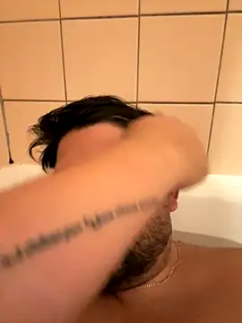 Snapshot of Sex-10-10 chatting on 10-18-25, 03:13 Sex-10-10 online show from 10-18-25, 03:13