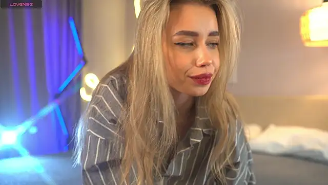  Spring Day  online show from 11-29-25, 11:35