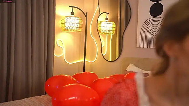 Snapshot of _Spring_Day_ chatting on 02-14-26, 08:11 Spring Day online show from 02-14-26, 08:11