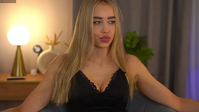 Snapshot of _Spring_Day_ chatting on 03-25-26, 08:09 Spring Day online show from 03-25-26, 08:09