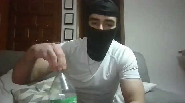 Snapshot of ESCOMOFUC chatting on 02-20-25, 09:09 ESCOMOFUC online show from 02-20-25, 09:09