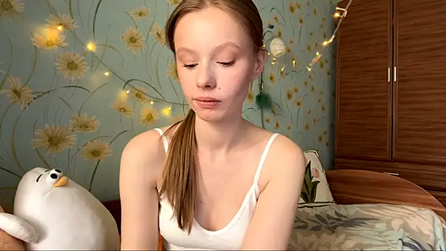 BeckyDwinell online show from 03-01-25, 08:23