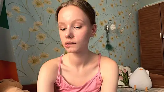 BeckyDwinell online show from 03-22-25, 12:14