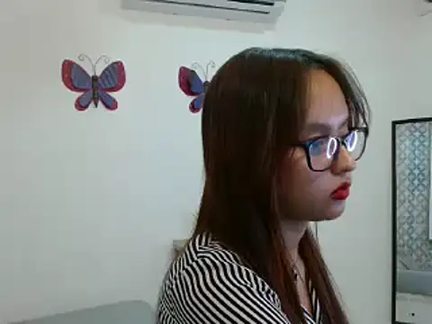 Emilybateee online show from 03-08-25, 09:51