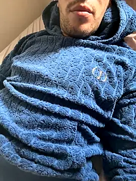 Snapshot of yaxxx03 chatting on 10-19-25, 10:49 yaxxx03 online show from 10-19-25, 10:49