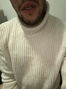 Snapshot of yaxxx03 chatting on 10-29-25, 07:59 yaxxx03 online show from 10-29-25, 07:59