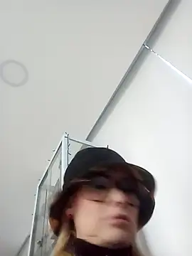 CandieGilson   online show from 12-17-25, 12:33