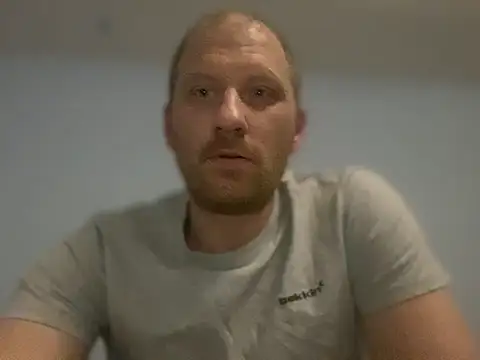 Krzysiekg123 online show from 02-11-25, 04:24