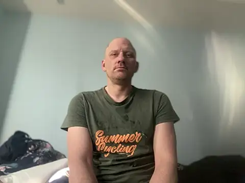 Krzysiekg123 online show from 02-20-25, 10:05