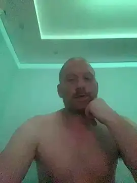 Krzysiekg123 online show from 10-07-25, 05:10