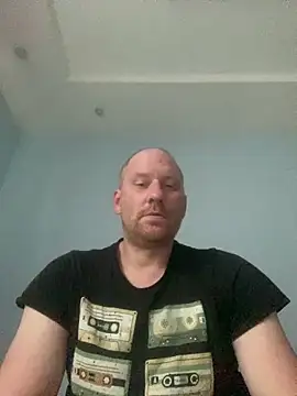 Krzysiekg123 online show from 12-21-25, 01:40