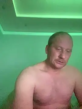 Krzysiekg123 online show from 01-17-26, 04:06