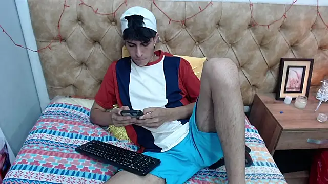 Estiv18  online show from 02-27-25, 04:20