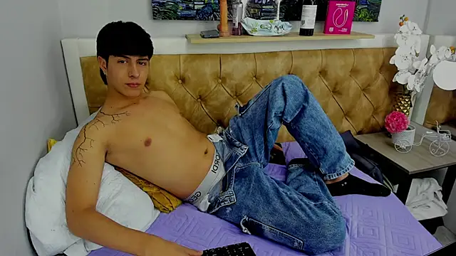 Estiv18  online show from 09-21-25, 02:13