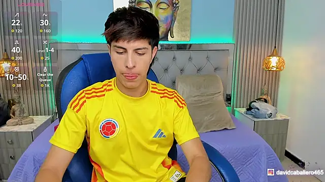 Snapshot of Estiv18_ chatting on 04-04-26, 10:29 Estiv18 online show from 04-04-26, 10:29