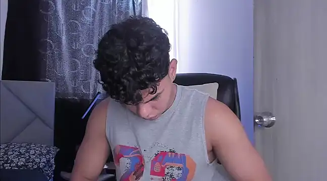 Snapshot of samm_sv chatting on 03-01-25, 06:54 samm sv online show from 03-01-25, 06:54