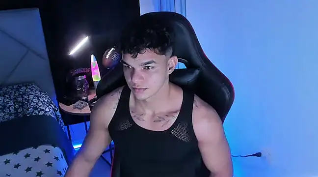 Snapshot of samm_sv chatting on 03-23-25, 03:54 samm sv online show from 03-23-25, 03:54