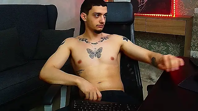 OscarGriffin online show from 02-18-25, 01:11